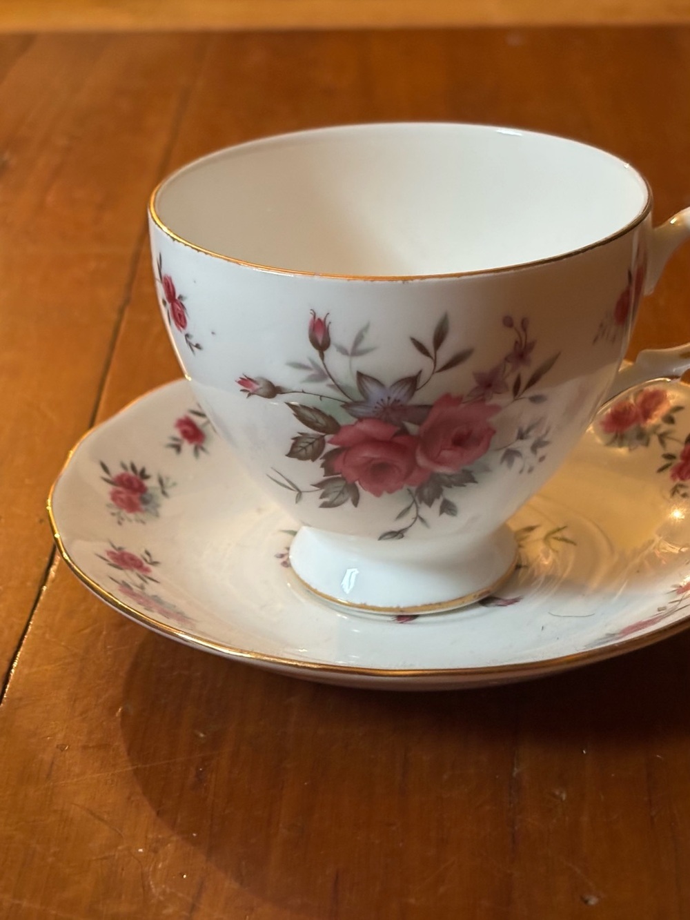 Queen Anne fine bone china teacup and saucer, produced in England by Ridgway